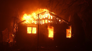 Броят на загиналите в нарасна до най малко десет души съобщават