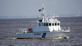 Товарен кораб се сблъска с яхта край Япония