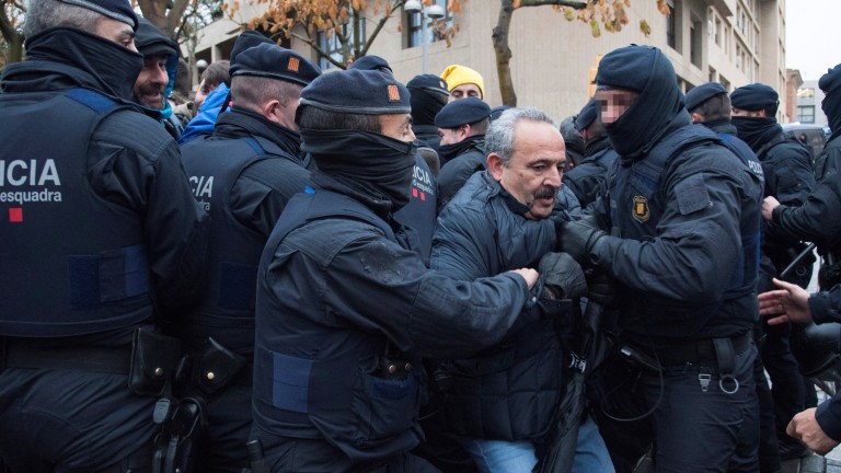 Менюто на арестуваните каталунски политици разгневи испанската полиция 