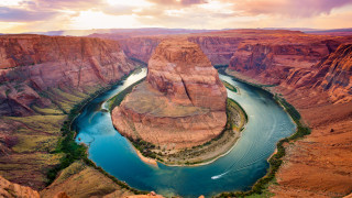 Гранд Каньон е изковаван от буйните води на река Колорадо