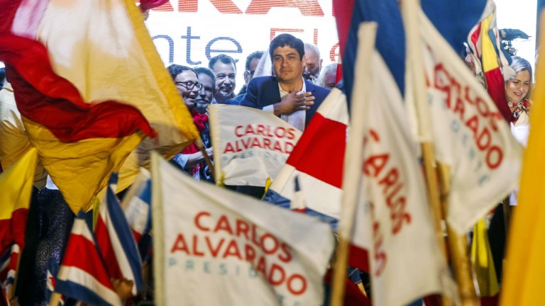 В Коста Рика избраха президент, привърженик на гей браковете 