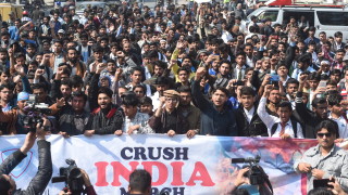 Управлението за гражданска авиация на Пакистан обяви че е затворило