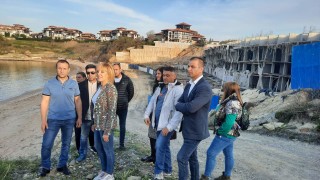 Манолова се обяви за забрана на строежи в защитени зони 