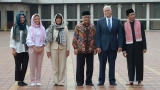 Майк Пенс похвали демокрацията и умерения ислям в Индонезия