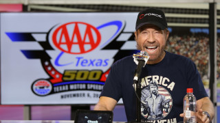 През март Чък Норис навърши 84 години но според собствените