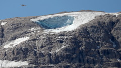 Планински спасители откриха две тела след лавина в италианските Алпи