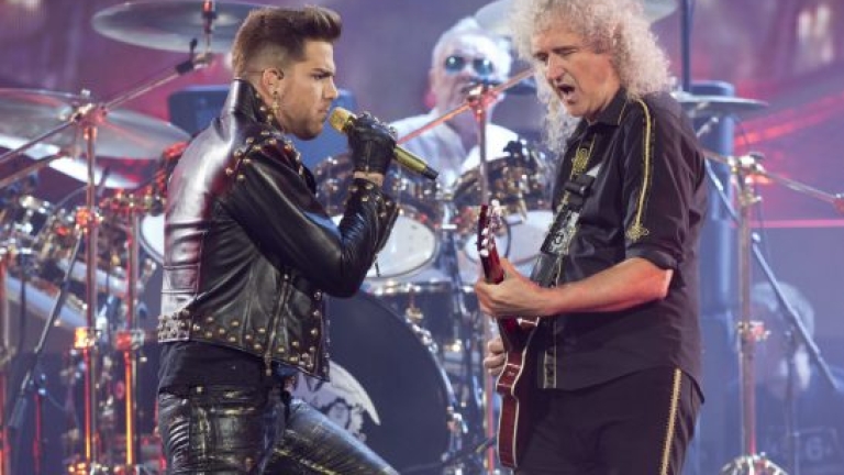 Започна строителството на сцената за Queen + Adam Lambert