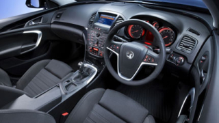 Opel показа интериора на Insignia
