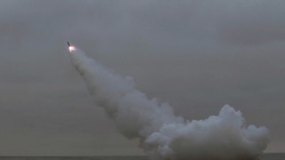 Южна Корея отхвърли "успешният тест" на КНДР, показа кадри на експлодираща ракета