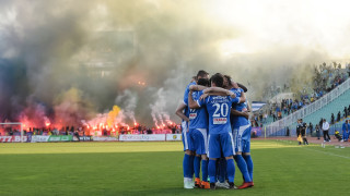 Отборът на Левски победи ЦСКА с 2 0 в първи полуфинален