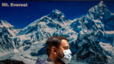  Китай гради разграничителна линия с Непал на Еверест 
