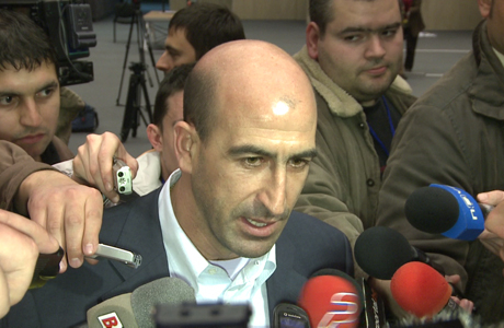 Лечков натиска "червени" да напуснат