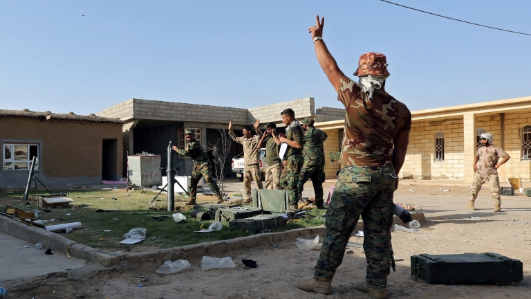 Иракските спецчасти овладяха сградата на държавната телевизия в Мосул