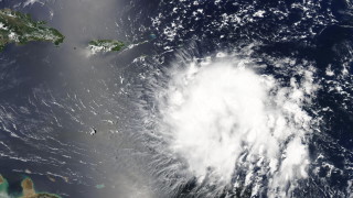 Тропическата буря Дориан прерасна в ураган в сряда следобед когато