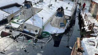 Частично потънала баржа замърси с нефт река Дунав край Гюргево