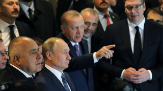 Решението на сръбския президент Александър Вучич Сърбия частично да се