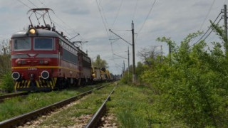 27 чужденци свалиха от транзитен товарен влак