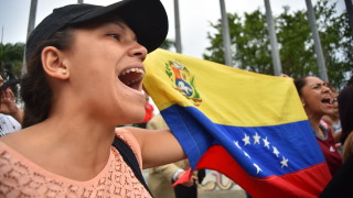 Напрежението във Венецуела расте Армията обаче остава вярна на президента