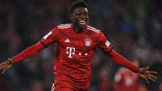 Играчите на Байерн Мюнхен Серж Гнабри и Алфонсо Дейвис днес проведоха първа тренировка