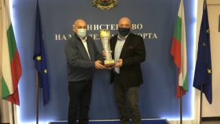 Министърът на младежта и спорта Красен Кралев и председателят на