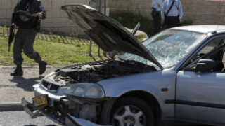 Палестинец вряза колата си в група полицаи в Йерусалим