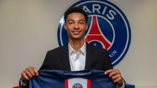 Нападателят на Пари Сен Жермен Уго Екитике може да продължи