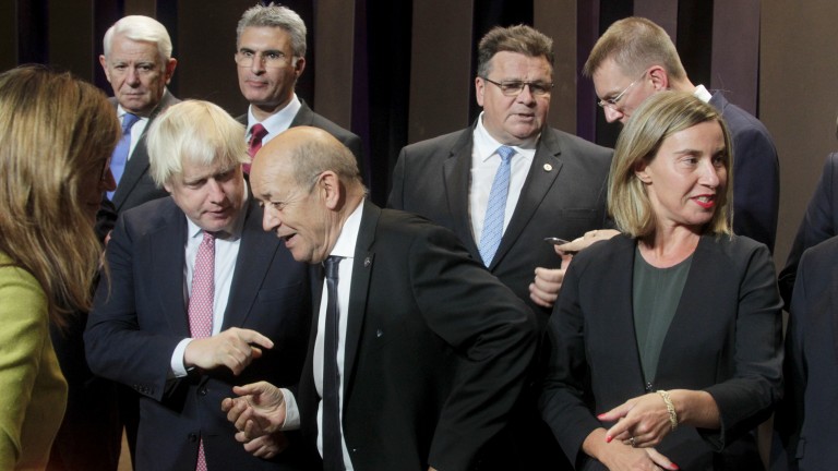 Външни министри от страни членки на Европейския съюз, включително Великобритания