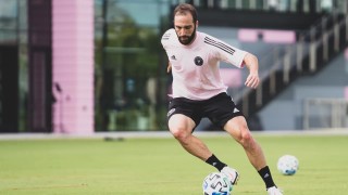 Бившият аржентински нападател на Ювентус Гонсало Игуаин опроверга появилата