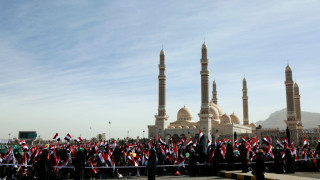 Американски и британски бойни самолети са нанесли в четвъртък две