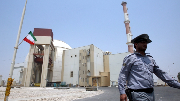 Иран и Русия започват работа по два нови ядрени реактора в Бушер