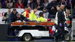 Защитникът на Евертън Куко Мартина който пострада по време на