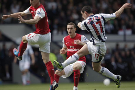 Арсенал ще играе в ШЛ, Тотнъм отива в плейофния кръг