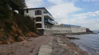Проектантът на летния сарай на Доган оспорва вписването на ивицата до резиденцията като плаж