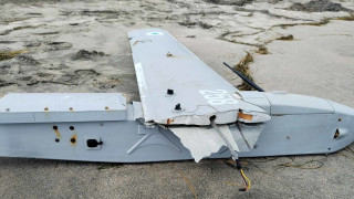 Морето изхвърли крило на боен дрон на плаж Крайморие в