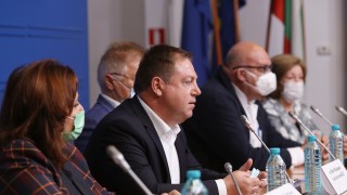 Не искаме и не се молим за нищо Представители на