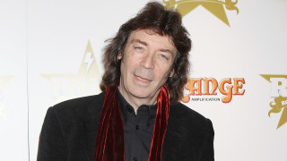 Стив Хакет водещият китарист на британската рок група Genesis обича