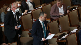 Народното събрание ще гласува днес предложението за правителството удължаване на