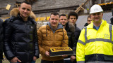 Ботев (Пд) изненада работниците на "Колежа" с торта