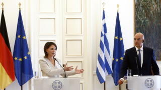 Гърция отново призова Германия да замрази продажбата на подводници от