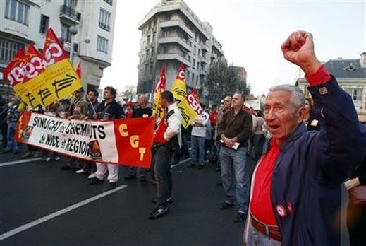 Транспортната стачка във Франция е тест за стабилността на Саркози