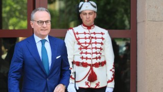 Като навременни определи срещата и изобщо започването на консултации по