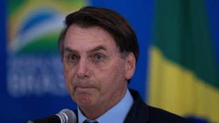 Болсонару: Бразилците "никога не хващат нищо". Коронавирусът обаче взима жертви
