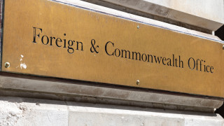 В петък Великобритания наложи санкции на две екстремистки групи и