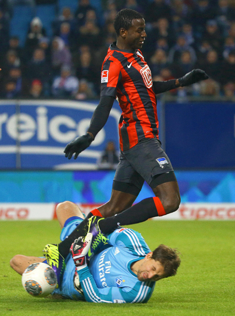 Колумбиец наследи Левандовски в Дортмунд