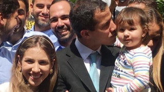 Сили на венецуелските спецчасти контролирани от Николас Мадуро са нахлули