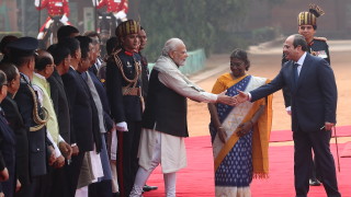 Когато Абдел Фатах ал Сиси и Нарендра Моди си стиснаха ръцете