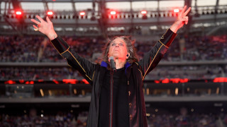 Легендарният вокалист на Black Sabbath Ози Озбърн почина на на 76