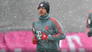 Вратарят на Байерн Мюнхен Мануел Нойер и халфът Тиаго Алкантара