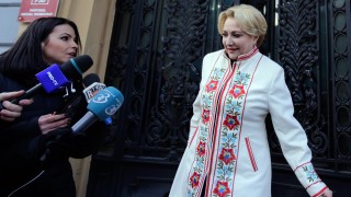Жена вади Румъния от правителствената криза