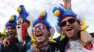 Правителството във Франция няма да допуска повече от 5 000 души на стадионите